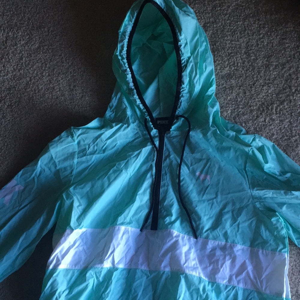 Rain jacket / wind breaker